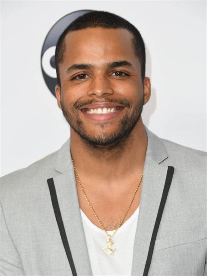 Chris Warren biografía, edad, altura, esposo, net worth, familia