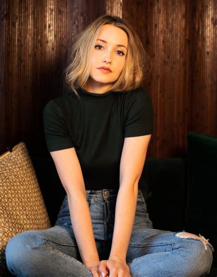 Emily Tennant Biography, Age, Height, Husband, Net Worth, Family