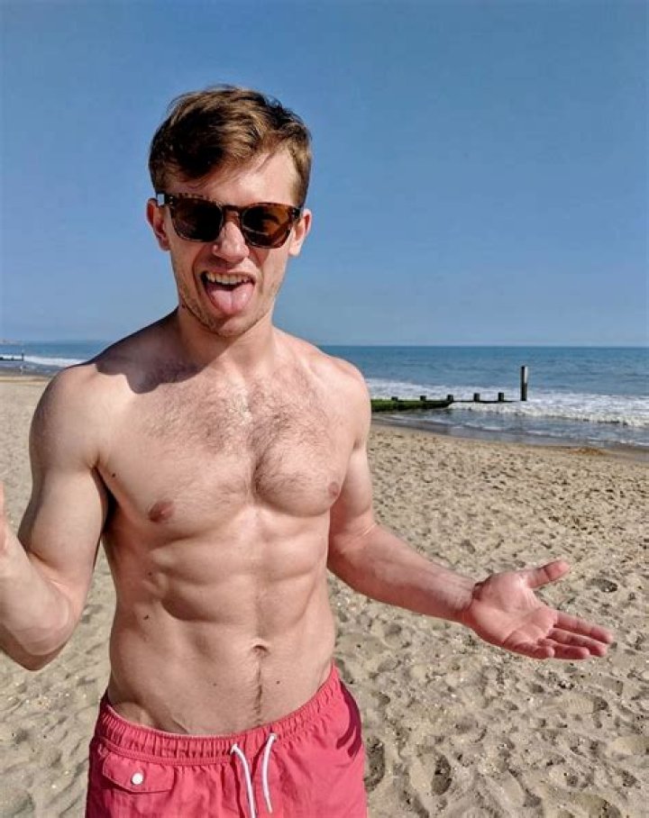 Greg Austin Biography, Age, Height, Wife, Net Worth, Family