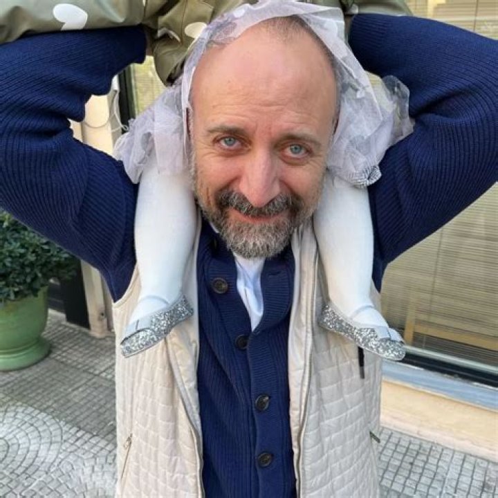 Halit Ergenç Biography, Age, Height, Wife, Net Worth, Family