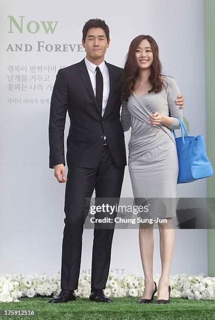 Lee Yoo-jin Biography, Age, Height, Husband, Net Worth, Family