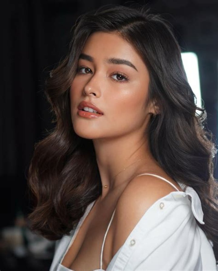 Liza Soberano Biography, Age, Height, Husband, Net Worth, Family