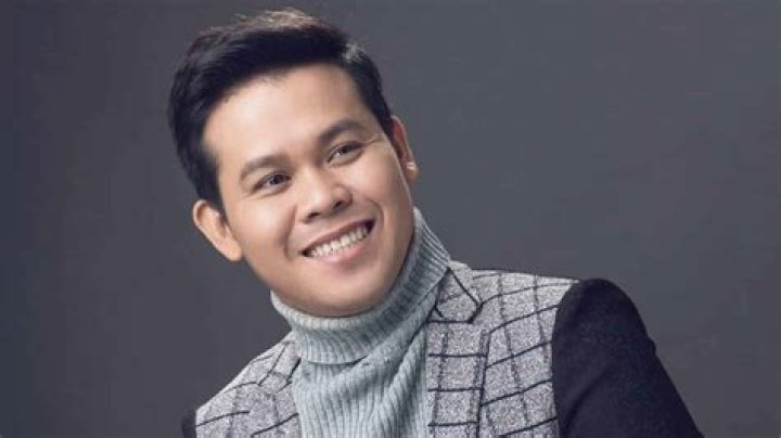Marcelito Pomoy Biography, Age, Height, Wife, Net Worth, Family