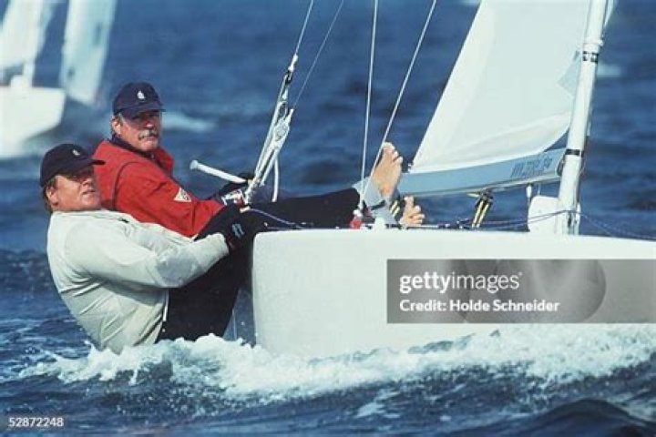 Mark Reynolds Biography, Age, Height, Wife, Net Worth, Family