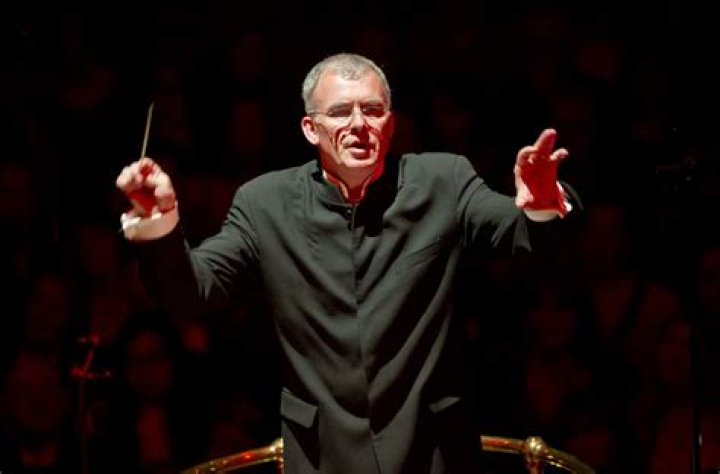 Martin Yates Biography, Age, Height, Wife, Net Worth, Family