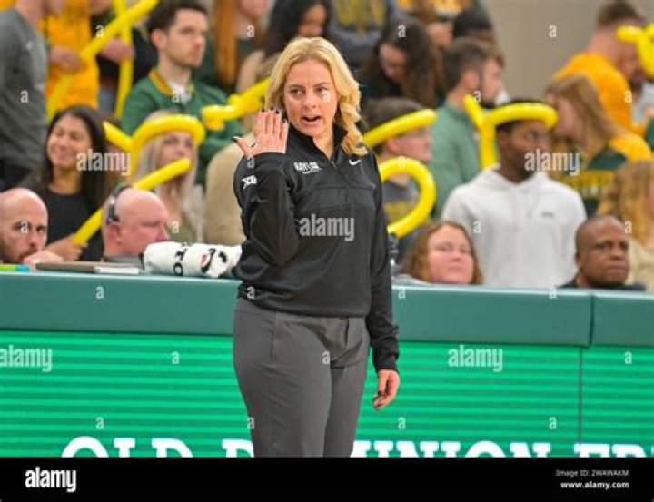 Nicki Collen Biography, Age, Height, Husband, Net Worth, Family