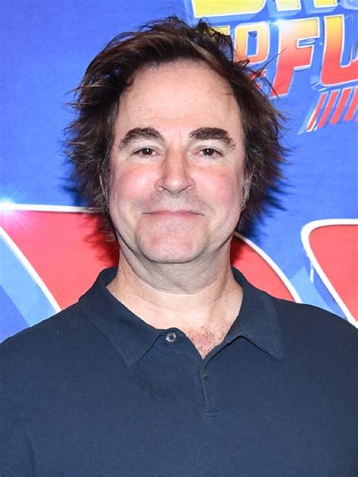 Roger Bart Biography, Age, Height, Wife, Net Worth, Family