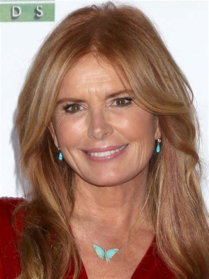 Roma Downey Biography, Age, Height, Husband, Net Worth, Family