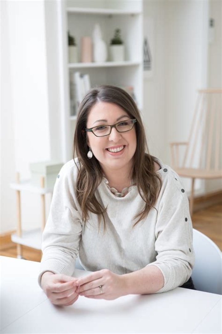 Ruth Ware biografía, edad, altura, esposa, net worth, familia