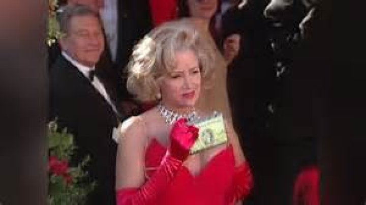 Sally Kirkland biografía, edad, altura, esposa, net worth, familia