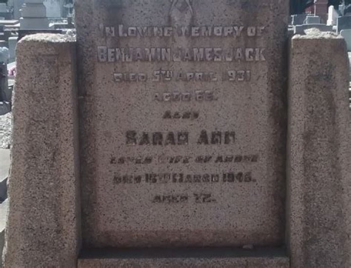 Sarah Ann Douglas Biography, Age, Height, Wife, Net Worth and Family