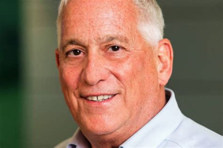 Walter Isaacson Biography, Age, Height, Wife, Net Worth, Family