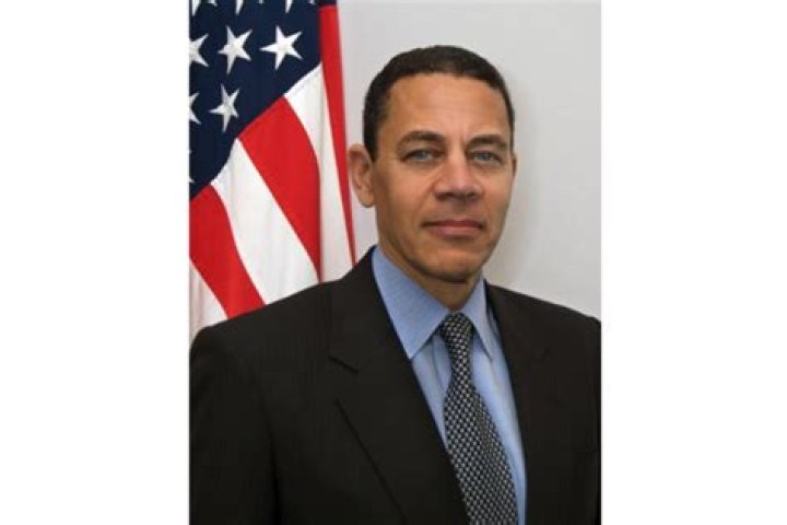 William Kennard Biography, Age, Height, Wife, Net Worth, Family