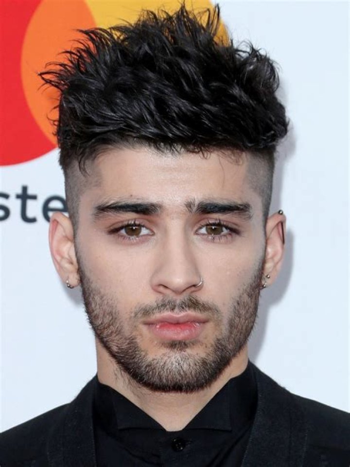Zayn Malik Biography, Age, Height, Wife, Net Worth, Family